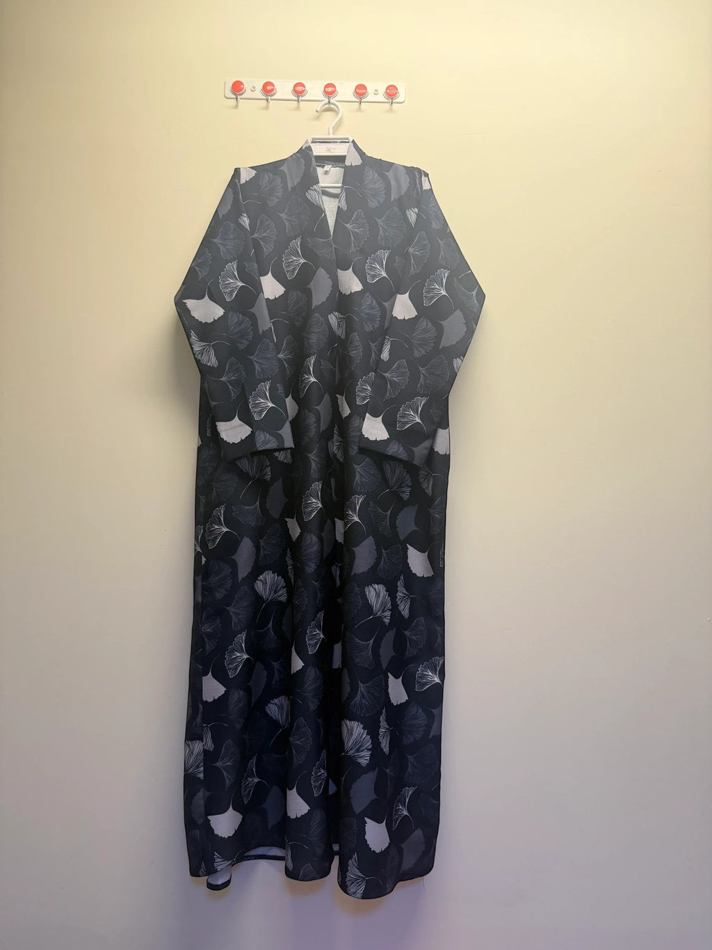 A&M FANCY STORE charcoal, grey, and white ginkgo leaf print long sleeve kimono robe. Relaxed fit, open front, wide sleeves.