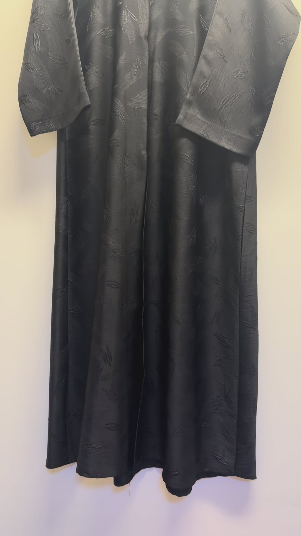 Elegant Textured Long Sleeve Abaya